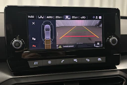 valkoinen SEAT Leon Sportstourer 2024 kuva 28.