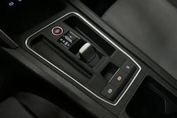valkoinen SEAT Leon Sportstourer 2024 kuva 30.