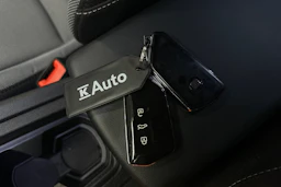 valkoinen SEAT Leon Sportstourer 2024 kuva 33.