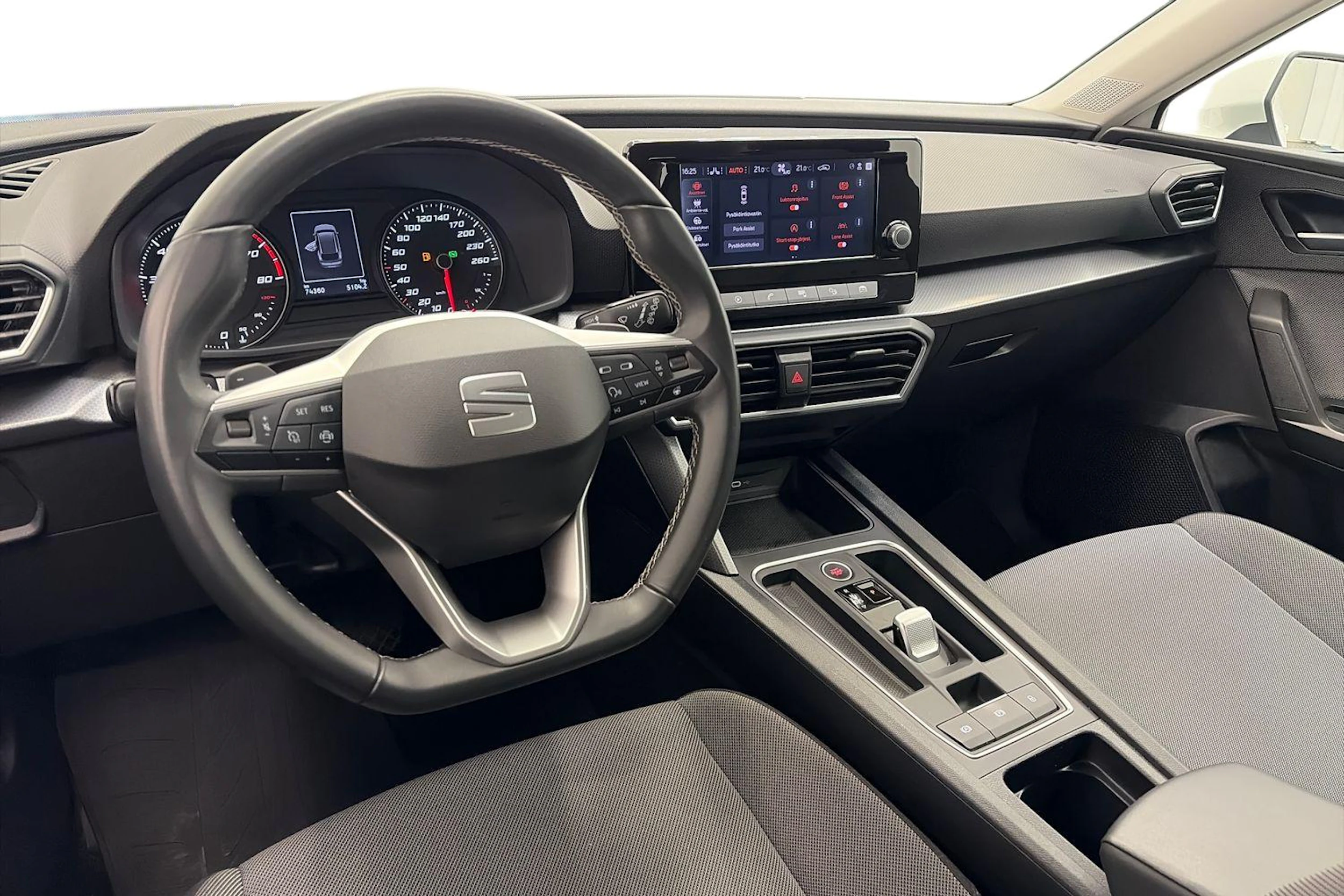 valkoinen SEAT Leon Sportstourer 2024 kuva 6.