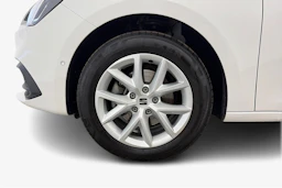 valkoinen SEAT Leon Sportstourer 2024 kuva 9.