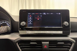 valkoinen SEAT Leon Sportstourer 2024 kuva 19.