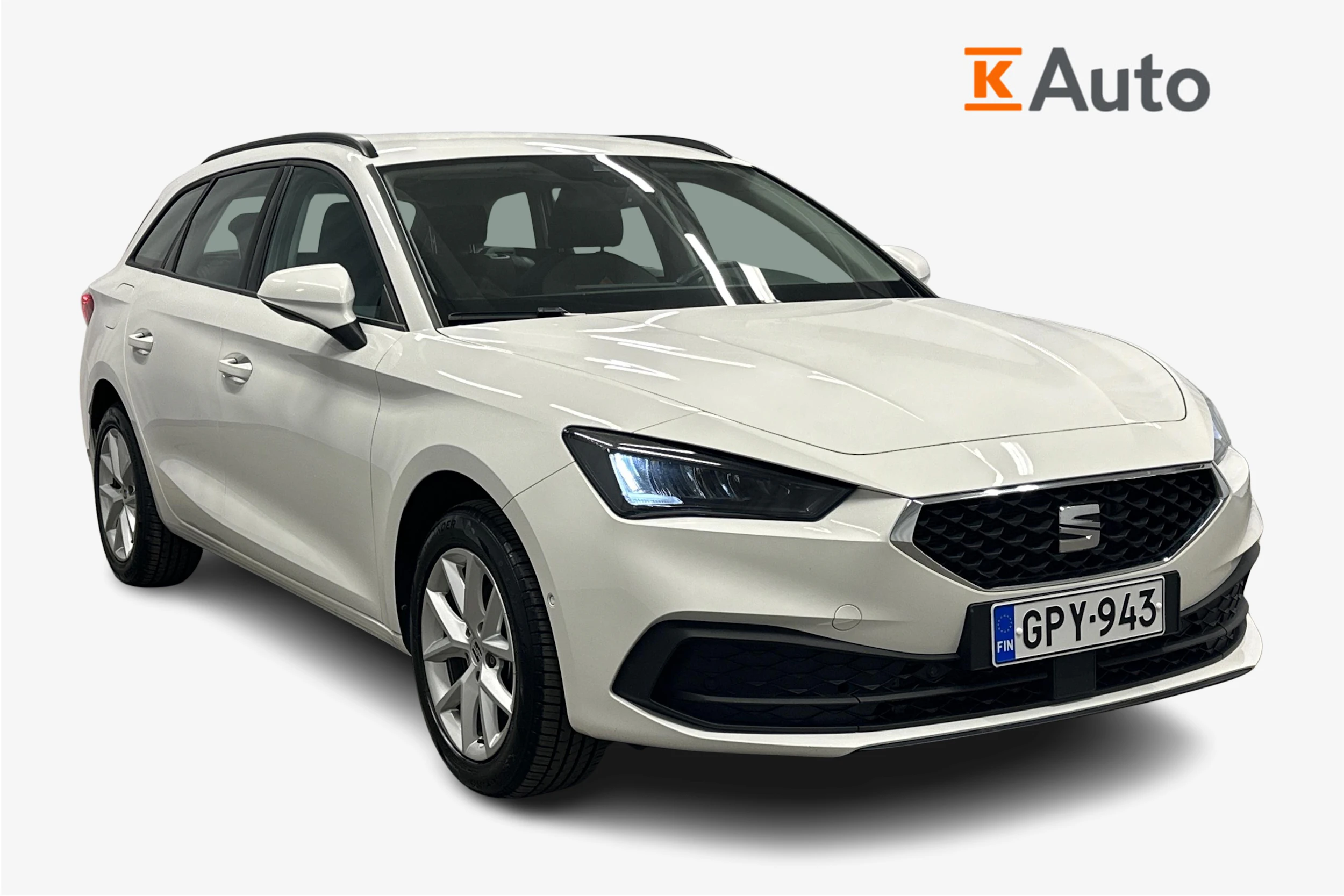 valkoinen SEAT Leon Sportstourer 2024 kuva 1.