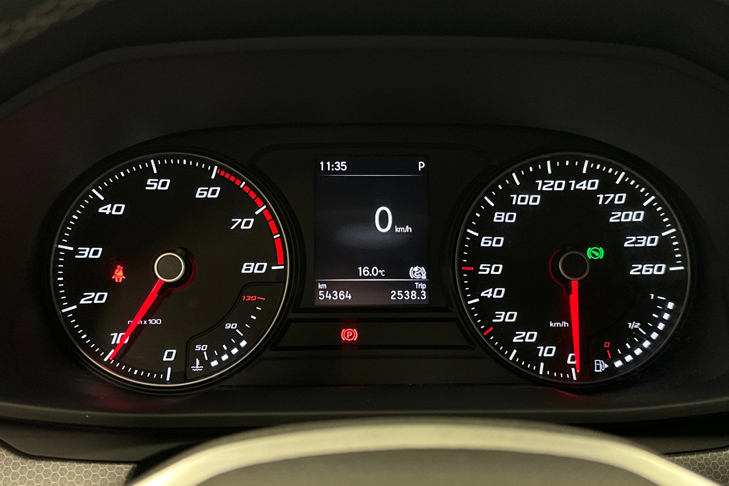 valkoinen SEAT Leon Sportstourer 2024 kuva 17.