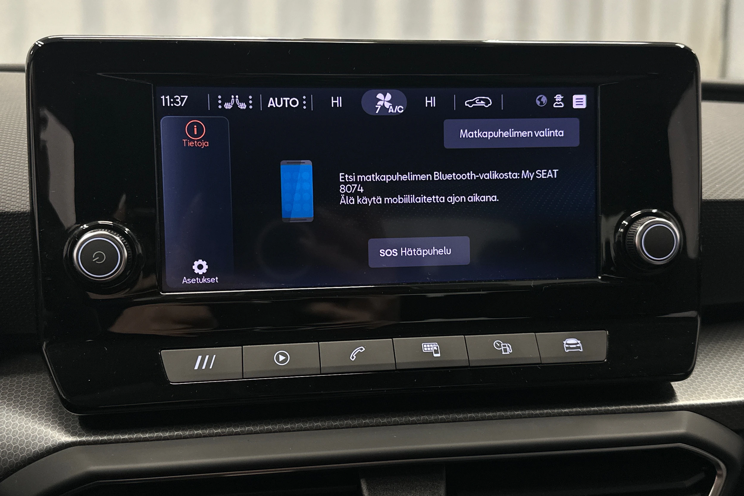 valkoinen SEAT Leon Sportstourer 2024 kuva 23.