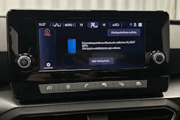 valkoinen SEAT Leon Sportstourer 2024 kuva 23.