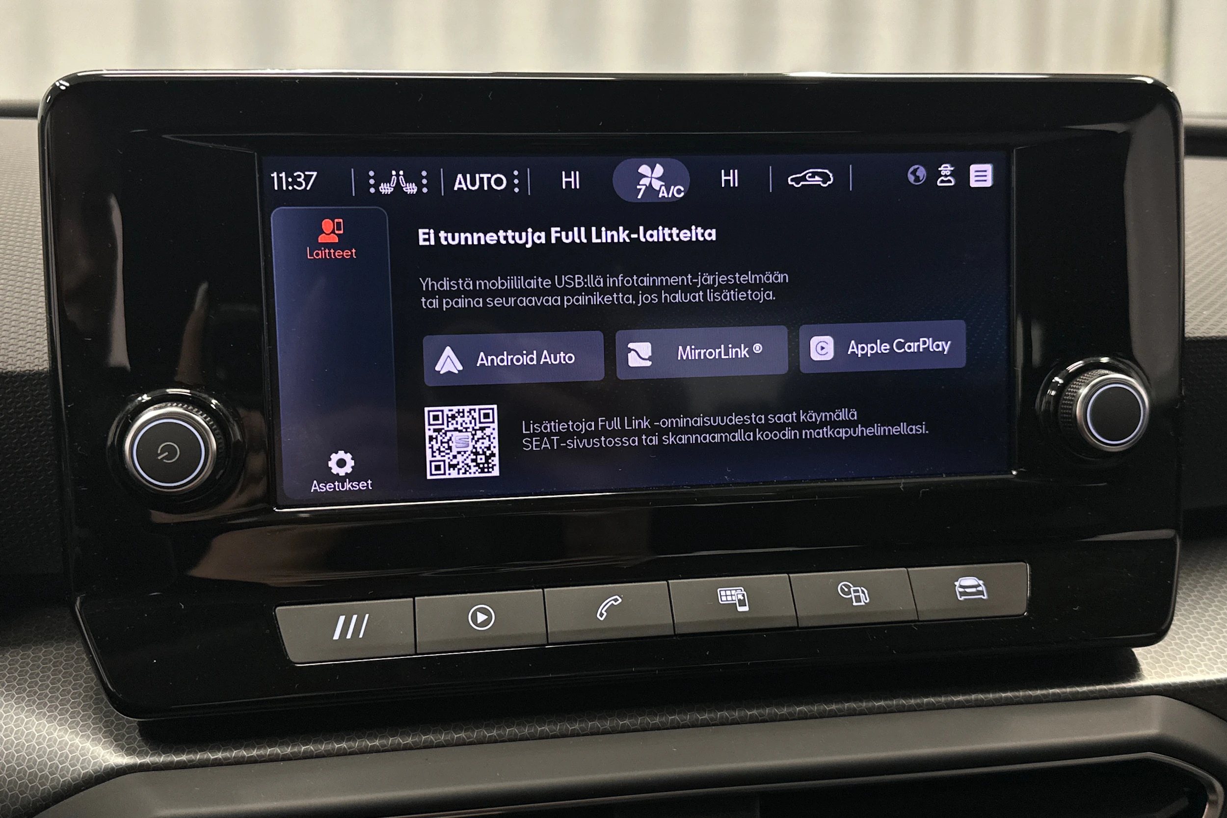 valkoinen SEAT Leon Sportstourer 2024 kuva 24.