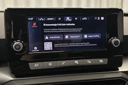 valkoinen SEAT Leon Sportstourer 2024 kuva 24.