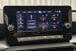 valkoinen SEAT Leon Sportstourer 2024 kuva 25.