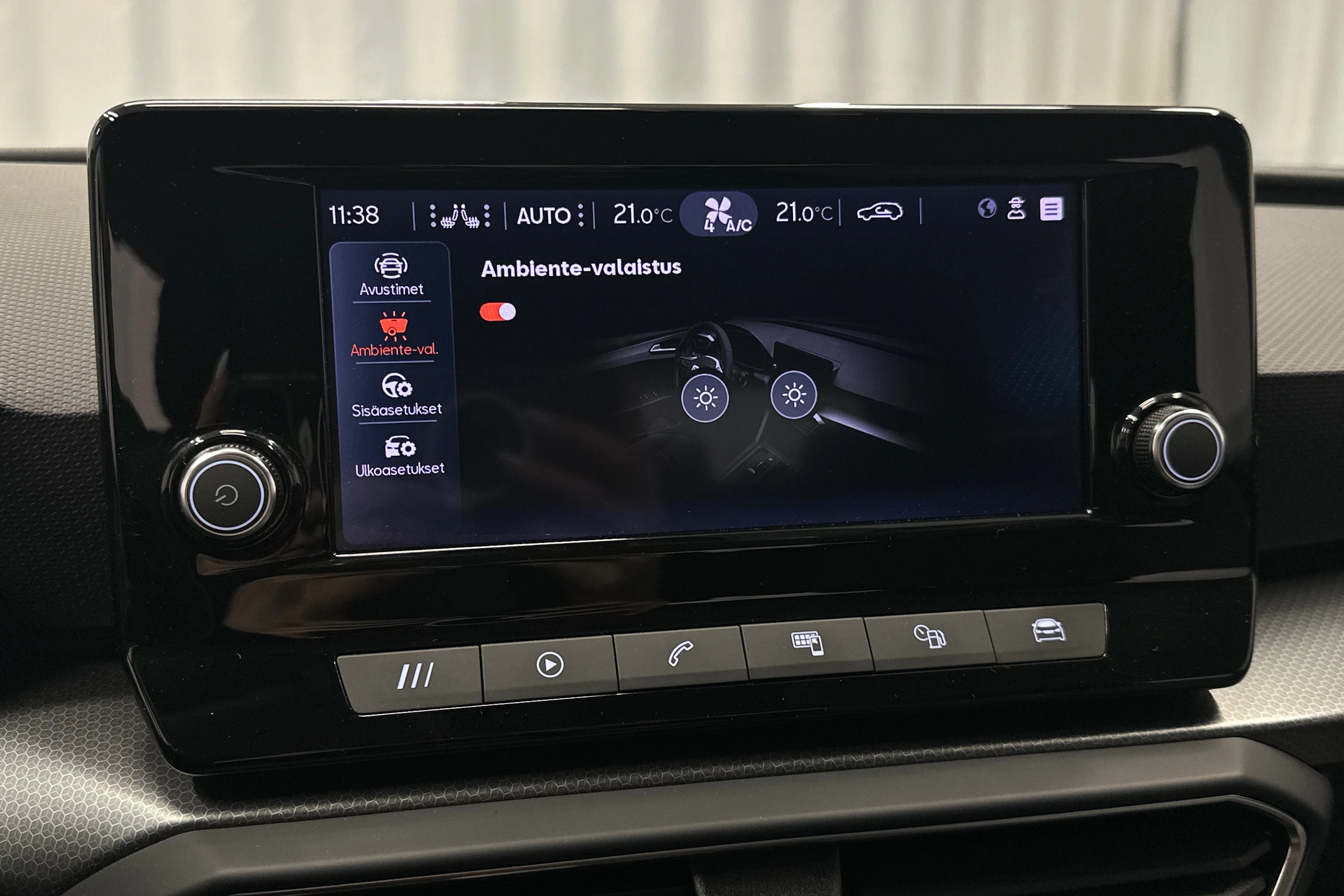 valkoinen SEAT Leon Sportstourer 2024 kuva 26.
