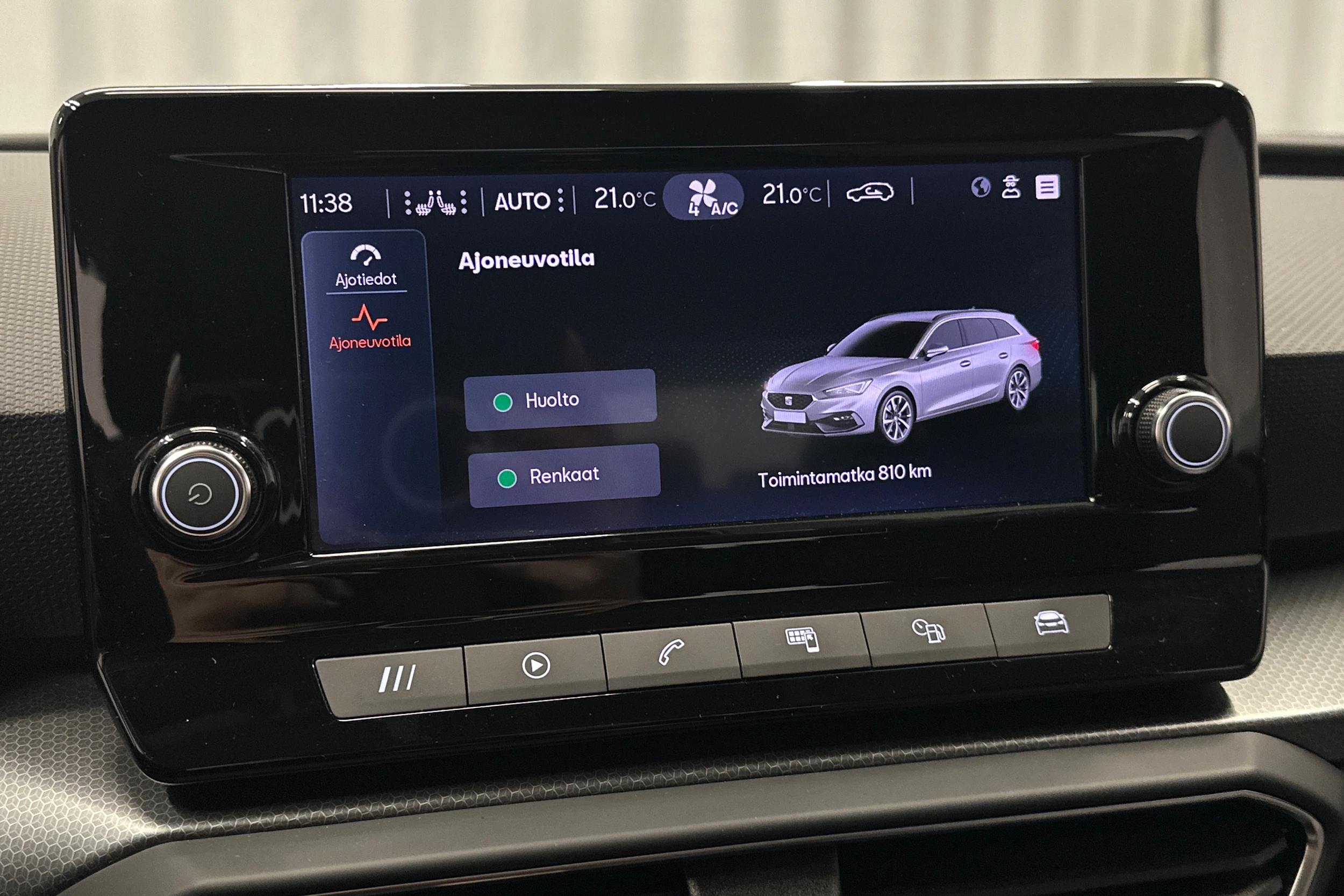 valkoinen SEAT Leon Sportstourer 2024 kuva 27.