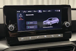valkoinen SEAT Leon Sportstourer 2024 kuva 27.