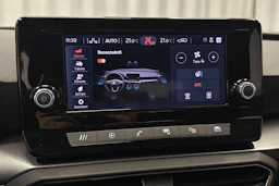 valkoinen SEAT Leon Sportstourer 2024 kuva 28.