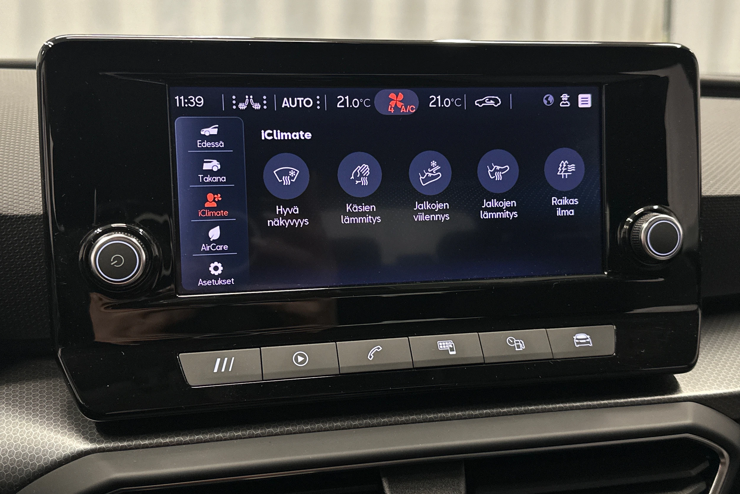 valkoinen SEAT Leon Sportstourer 2024 kuva 29.