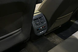 valkoinen SEAT Leon Sportstourer 2024 kuva 35.
