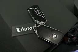 valkoinen SEAT Leon Sportstourer 2024 kuva 36.
