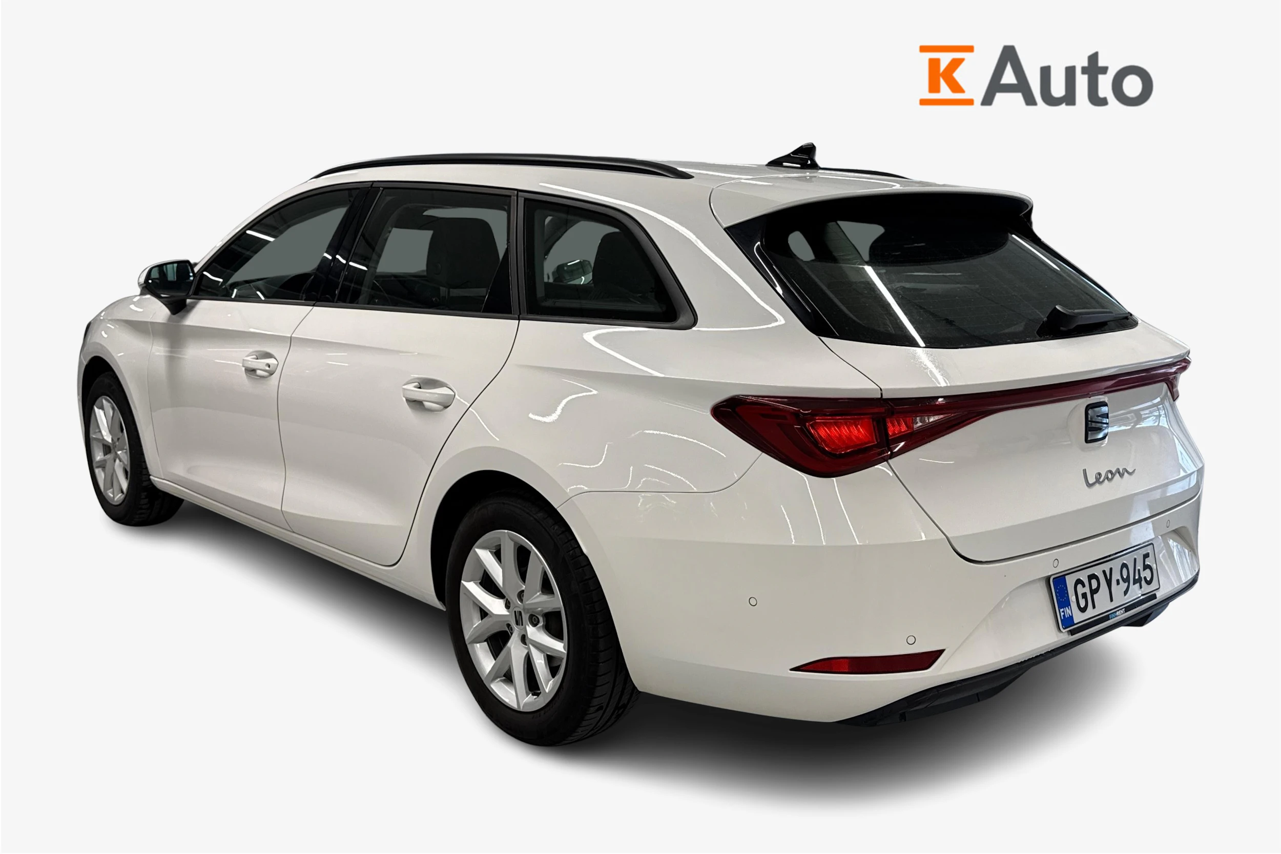 valkoinen SEAT Leon Sportstourer 2024 kuva 2.