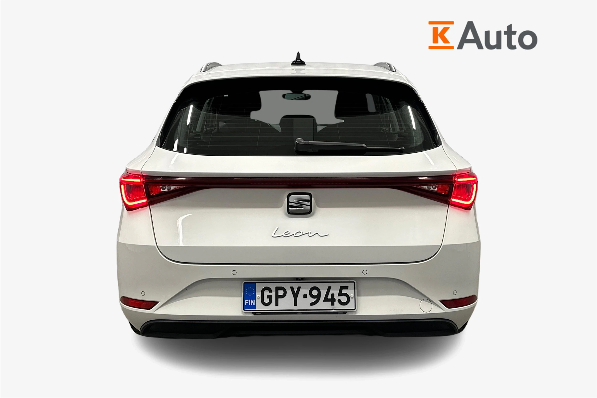 valkoinen SEAT Leon Sportstourer 2024 kuva 4.