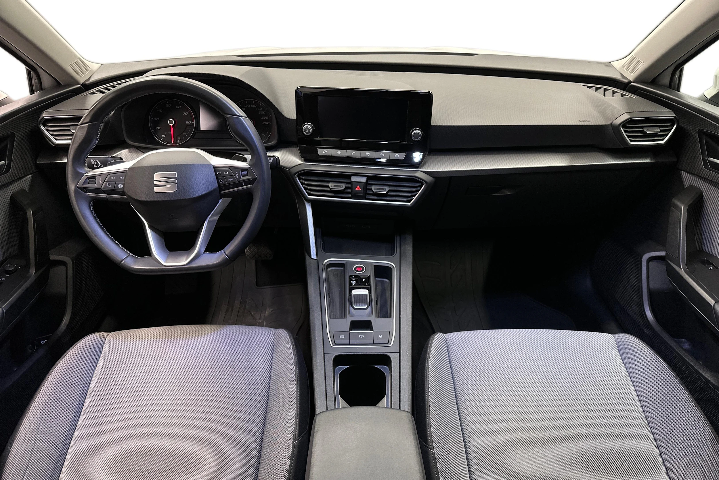 valkoinen SEAT Leon Sportstourer 2024 kuva 9.