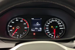 valkoinen SEAT Leon Sportstourer 2024 kuva 17.