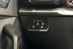 valkoinen SEAT Leon Sportstourer 2024 kuva 18.