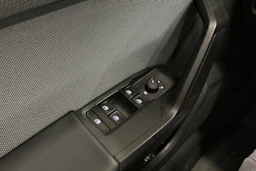 valkoinen SEAT Leon Sportstourer 2024 kuva 19.