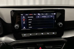 valkoinen SEAT Leon Sportstourer 2024 kuva 23.