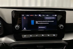 valkoinen SEAT Leon Sportstourer 2024 kuva 24.