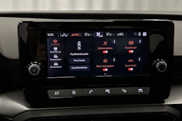 valkoinen SEAT Leon Sportstourer 2024 kuva 26.