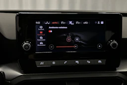 valkoinen SEAT Leon Sportstourer 2024 kuva 27.