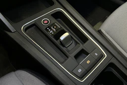 valkoinen SEAT Leon Sportstourer 2024 kuva 32.