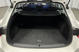 valkoinen SEAT Leon Sportstourer 2024 kuva 34.