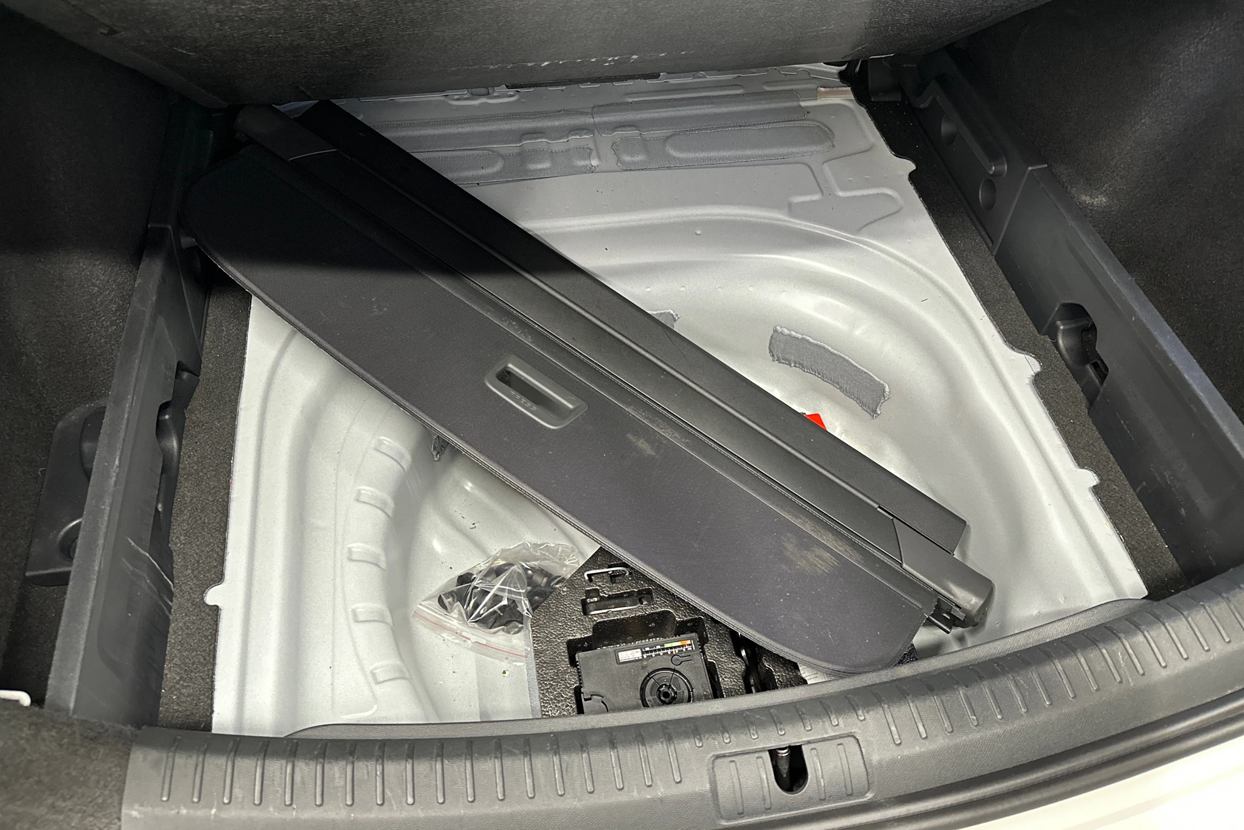 valkoinen SEAT Leon Sportstourer 2024 kuva 35.