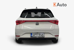 valkoinen SEAT Leon Sportstourer 2024 kuva 4.