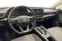valkoinen SEAT Leon Sportstourer 2024 kuva 8.