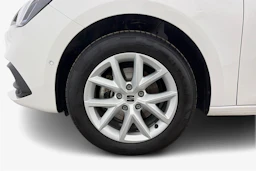 valkoinen SEAT Leon Sportstourer 2024 kuva 12.
