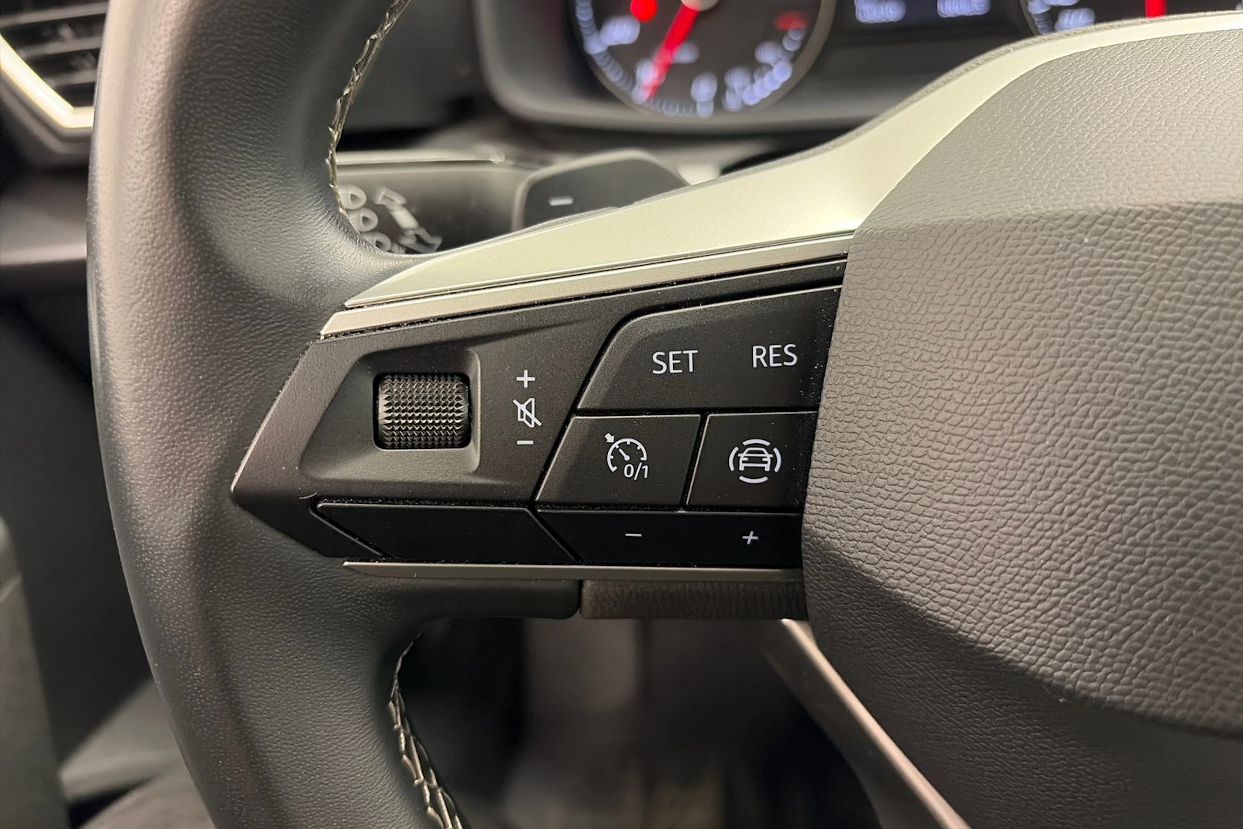 valkoinen SEAT Leon Sportstourer 2024 kuva 18.