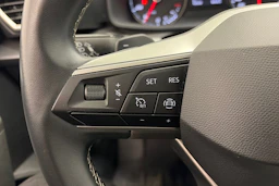 valkoinen SEAT Leon Sportstourer 2024 kuva 18.