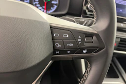valkoinen SEAT Leon Sportstourer 2024 kuva 19.