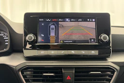valkoinen SEAT Leon Sportstourer 2024 kuva 20.