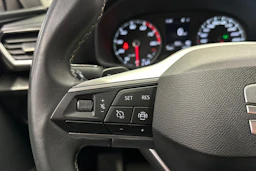 valkoinen SEAT Leon Sportstourer 2024 kuva 19.