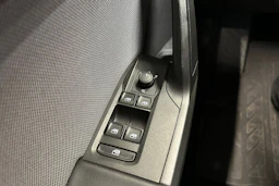 valkoinen SEAT Leon Sportstourer 2024 kuva 22.