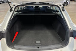 valkoinen SEAT Leon Sportstourer 2024 kuva 23.