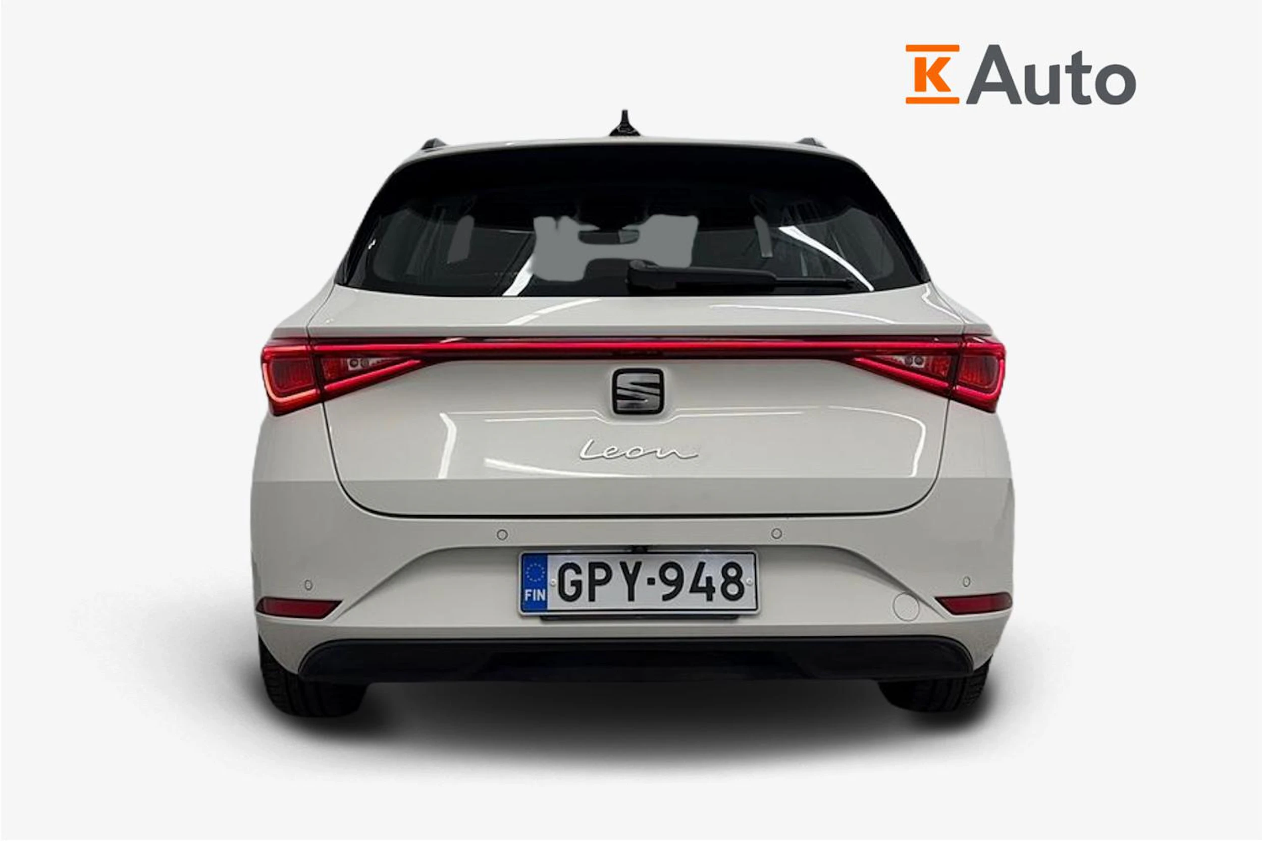 valkoinen SEAT Leon Sportstourer 2024 kuva 3.