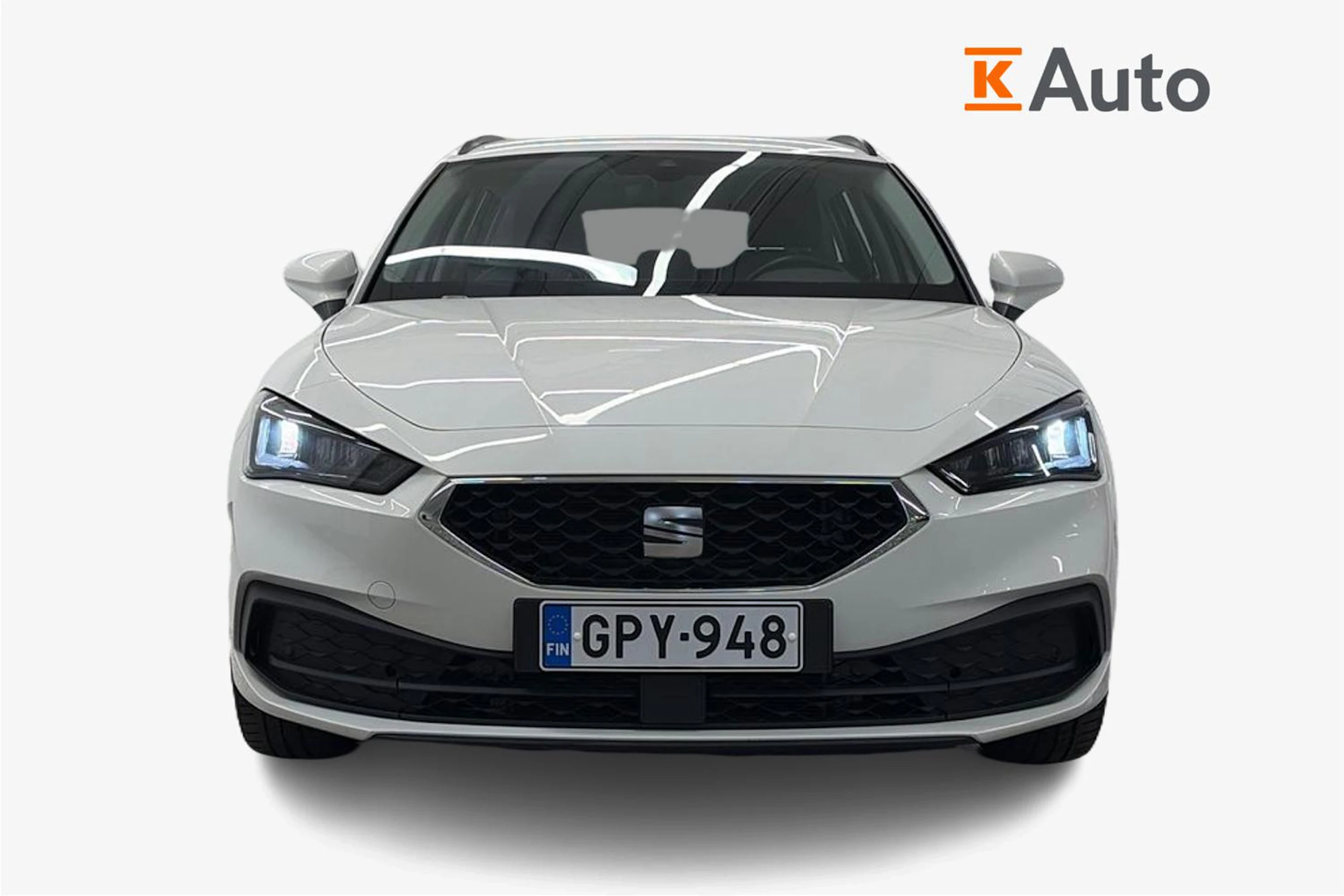 valkoinen SEAT Leon Sportstourer 2024 kuva 4.