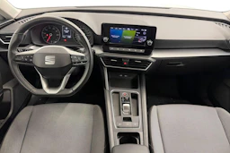 valkoinen SEAT Leon Sportstourer 2024 kuva 7.