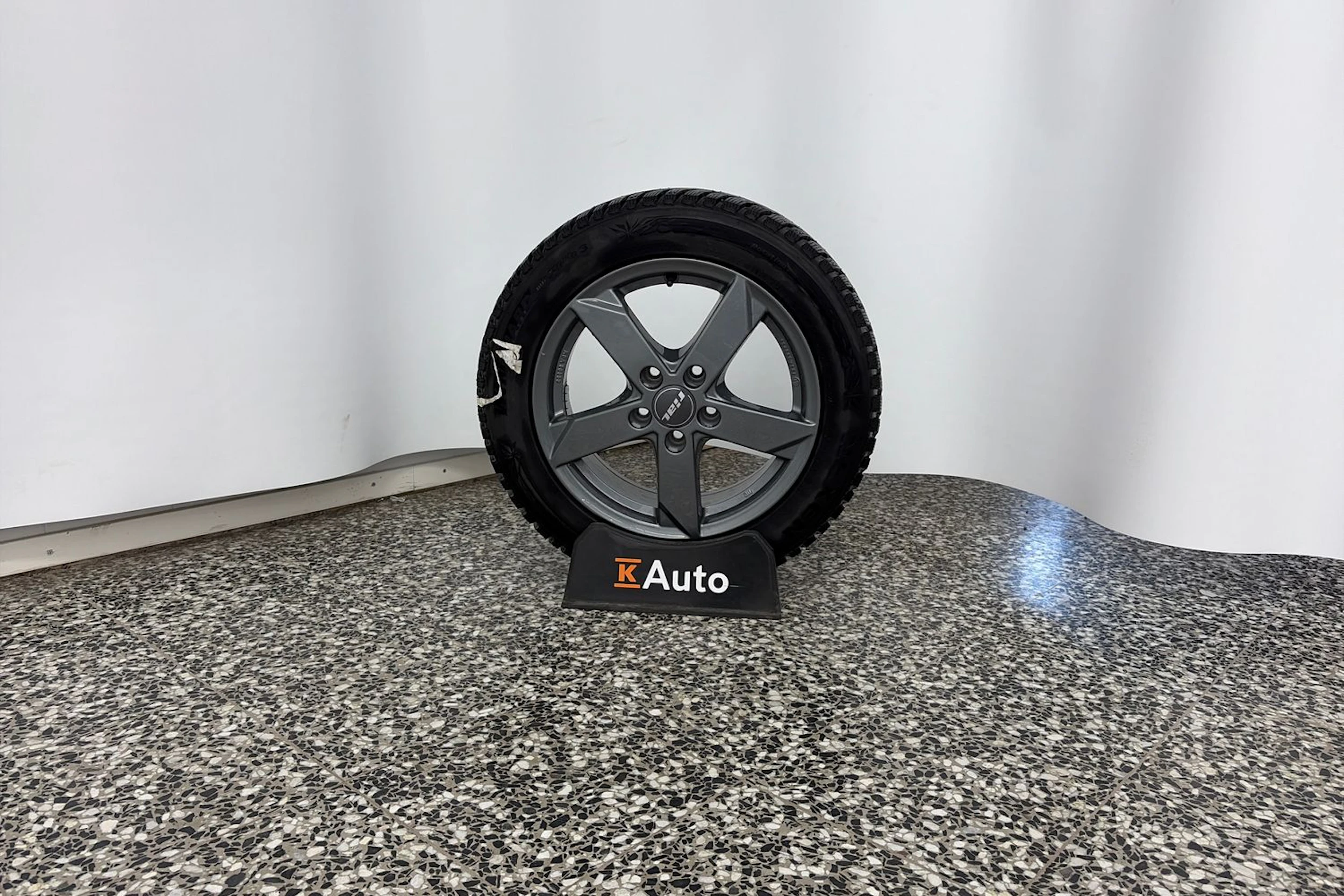 valkoinen SEAT Leon Sportstourer 2024 kuva 10.