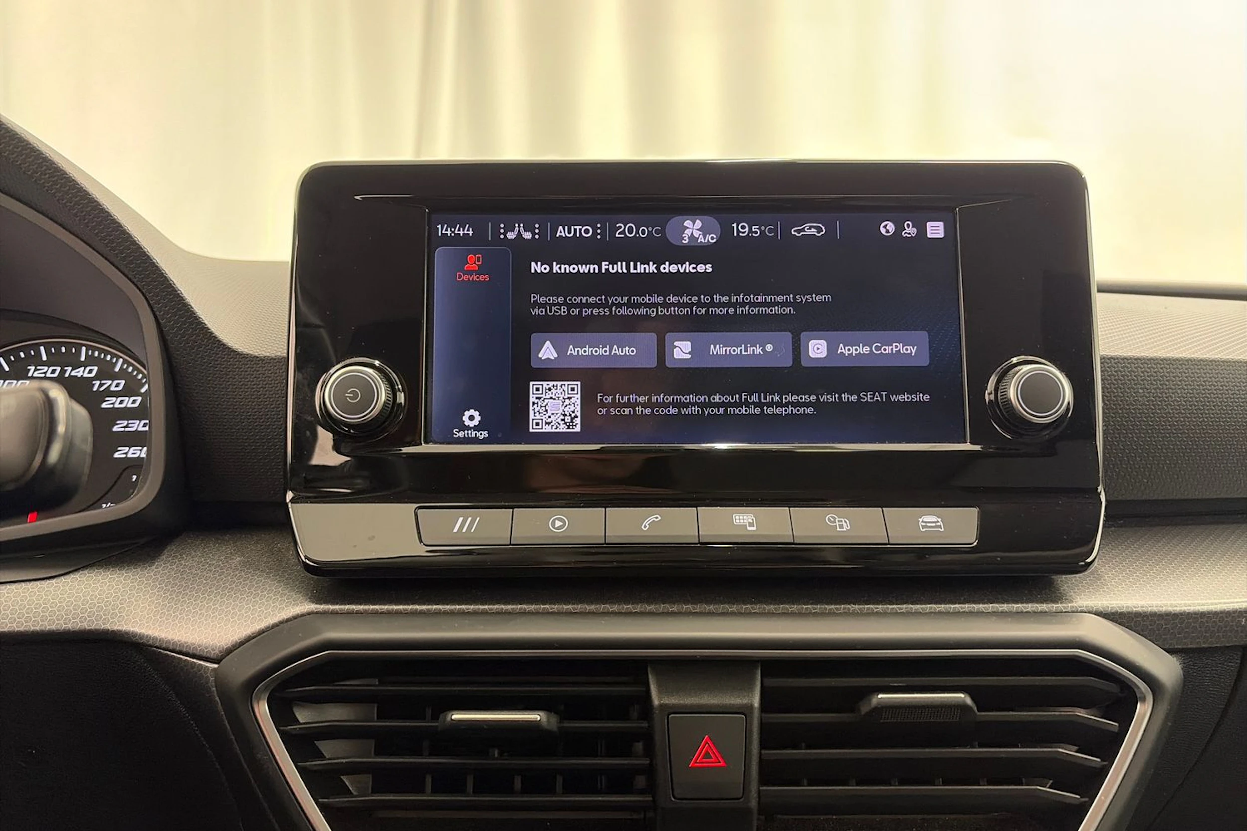 valkoinen SEAT Leon Sportstourer 2024 kuva 17.