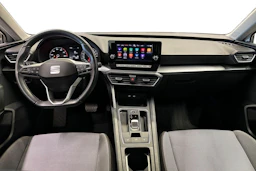 valkoinen SEAT Leon Sportstourer 2024 kuva 7.