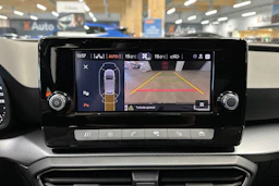 valkoinen SEAT Leon Sportstourer 2024 kuva 13.